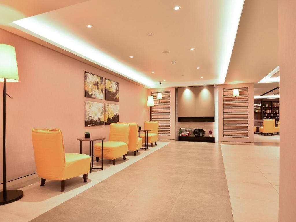 Home Inns Plus Shanghai Xujiahui Branch Zewnętrze zdjęcie