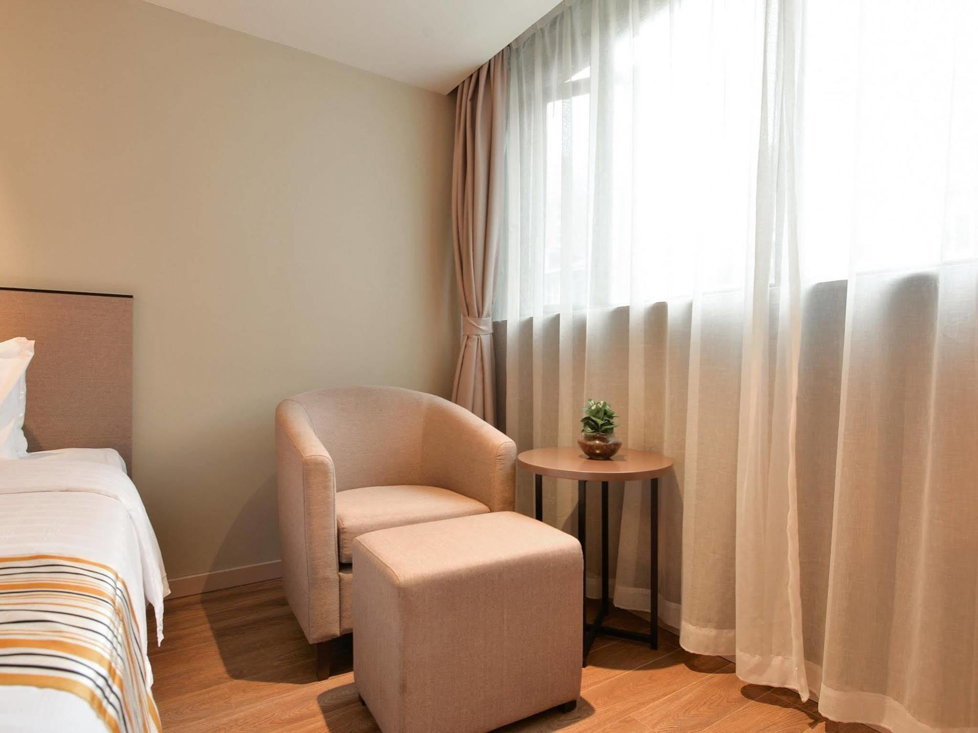 Home Inns Plus Shanghai Xujiahui Branch Zewnętrze zdjęcie
