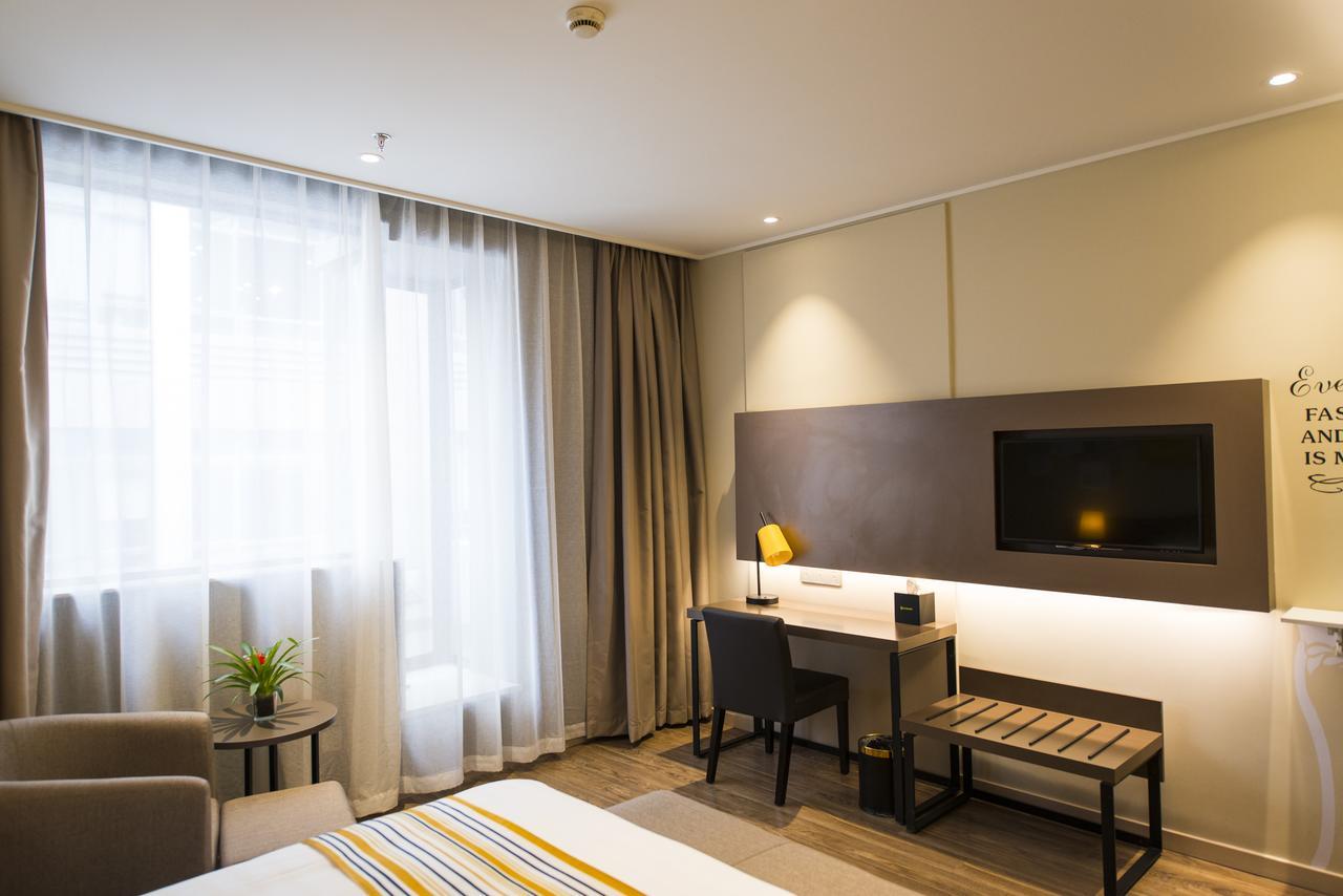 Home Inns Plus Shanghai Xujiahui Branch Zewnętrze zdjęcie