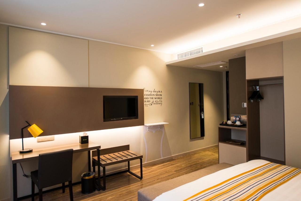Home Inns Plus Shanghai Xujiahui Branch Zewnętrze zdjęcie