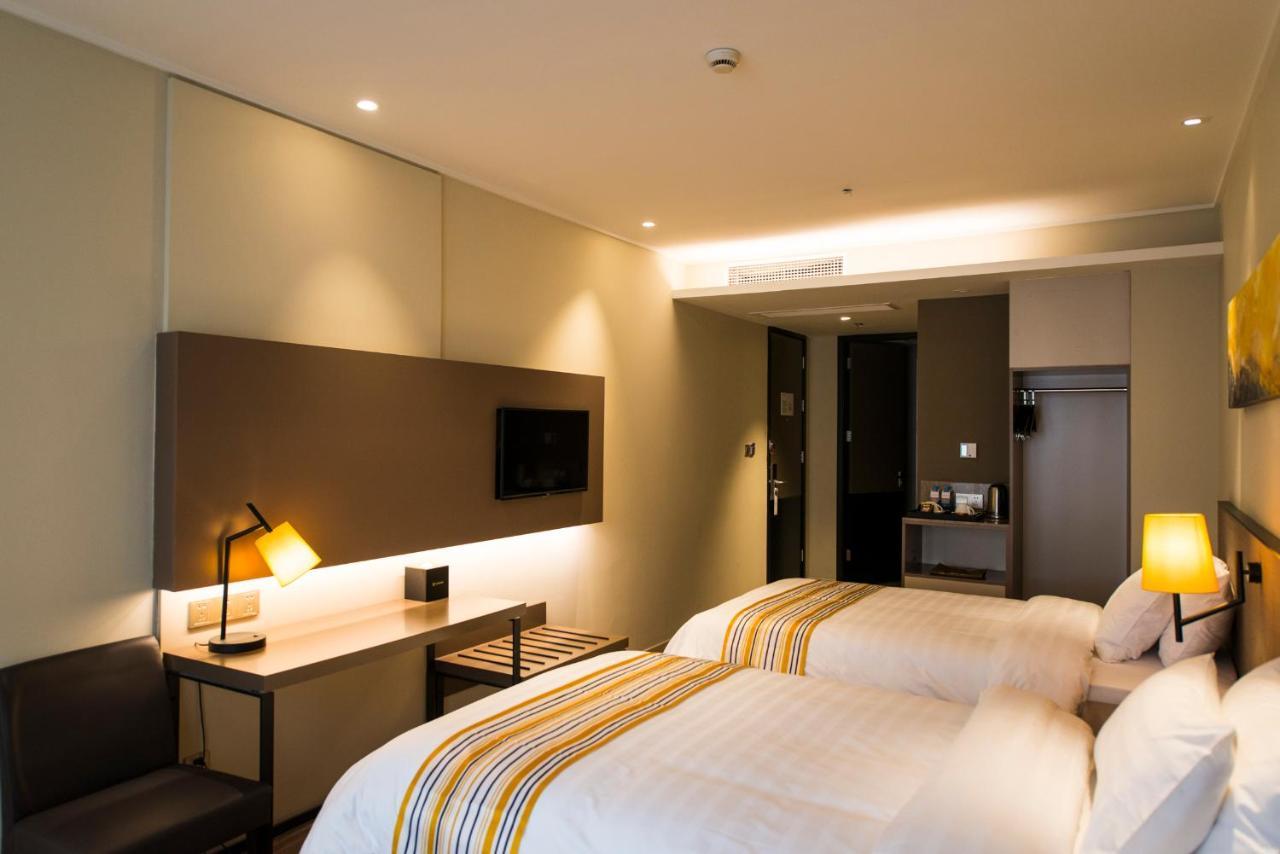 Home Inns Plus Shanghai Xujiahui Branch Zewnętrze zdjęcie