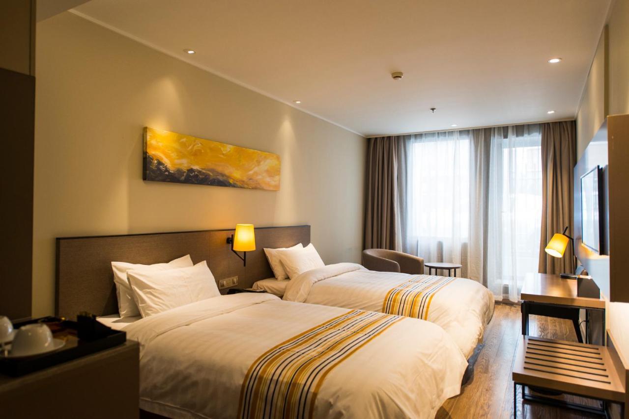 Home Inns Plus Shanghai Xujiahui Branch Zewnętrze zdjęcie
