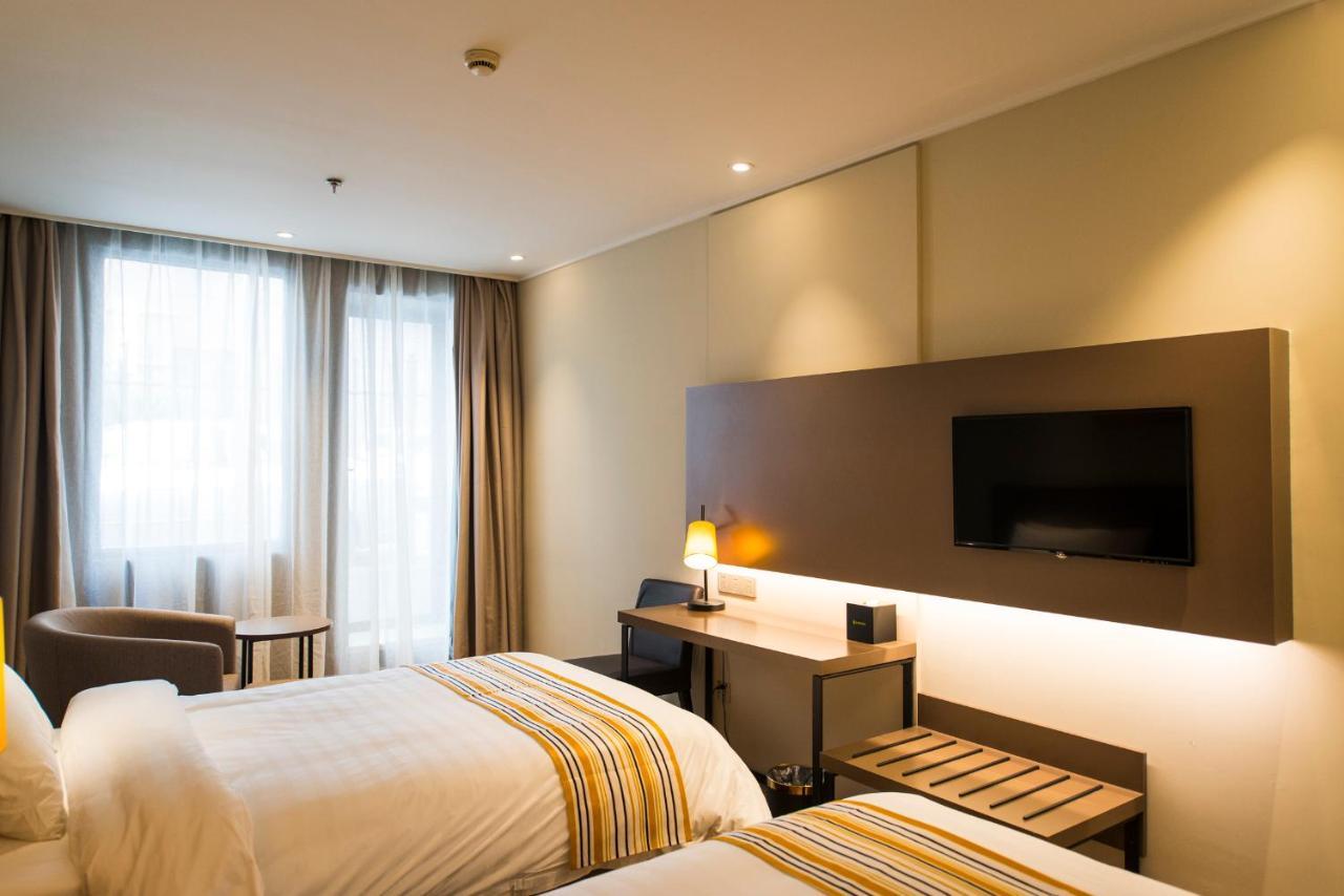 Home Inns Plus Shanghai Xujiahui Branch Zewnętrze zdjęcie