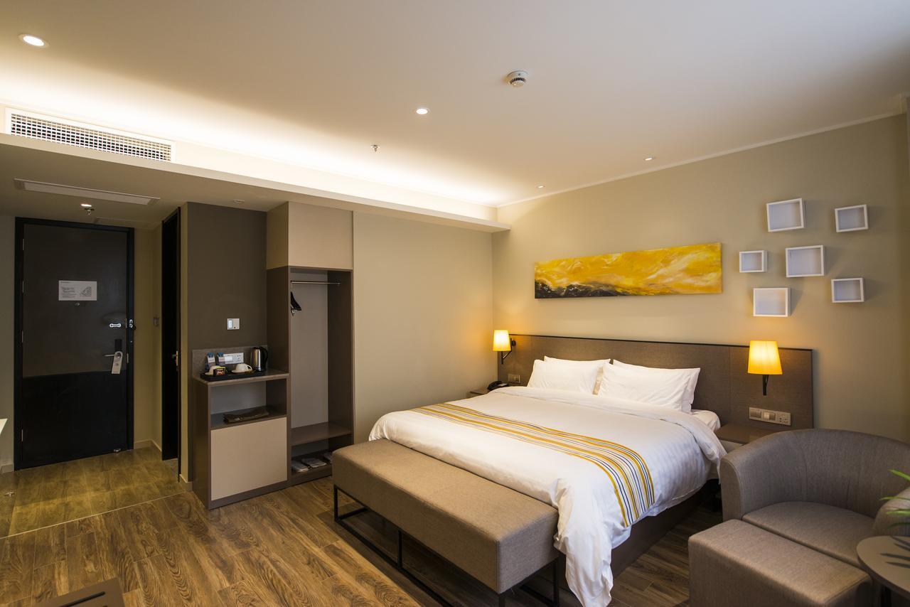 Home Inns Plus Shanghai Xujiahui Branch Zewnętrze zdjęcie