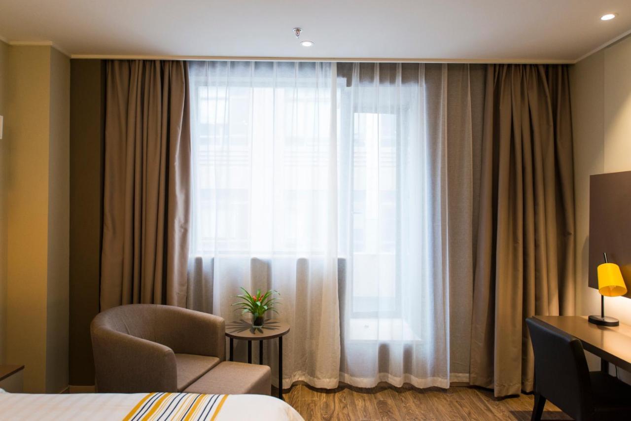 Home Inns Plus Shanghai Xujiahui Branch Zewnętrze zdjęcie