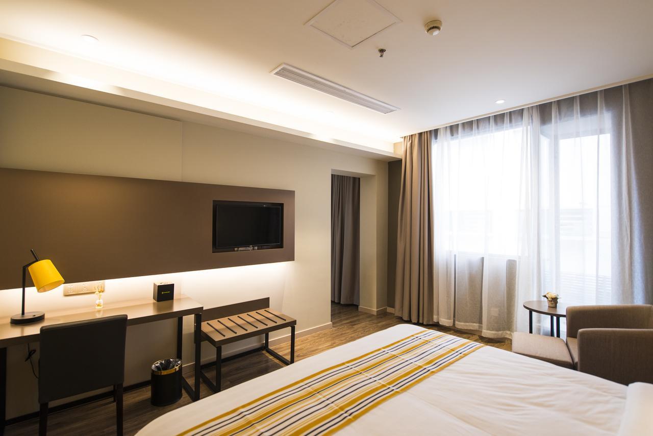 Home Inns Plus Shanghai Xujiahui Branch Zewnętrze zdjęcie
